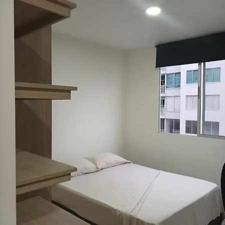 Habitacion Doble, Bano Compartido *